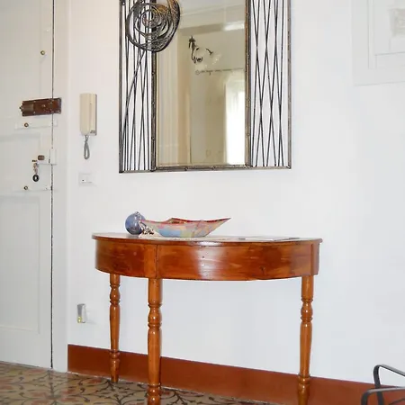 Appartement Spacious In 60 M² With Balcony *