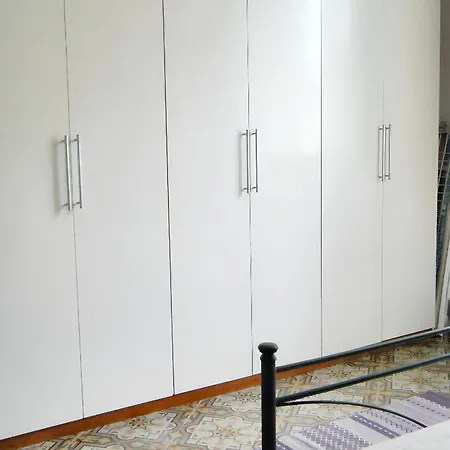 Spacious In 60 M² With Balcony Τραπάνι